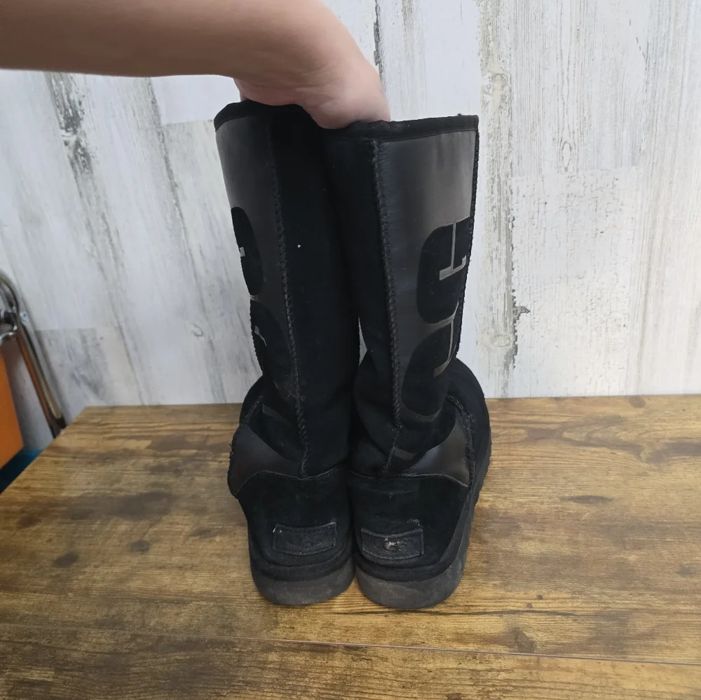 UGG Tall Black Boots 1098471 With Logo Down The Sides Womens Size 8
